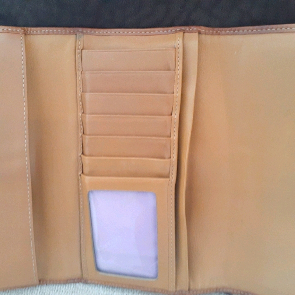 Coach Wallet In Signature C - Picture 9 of 9